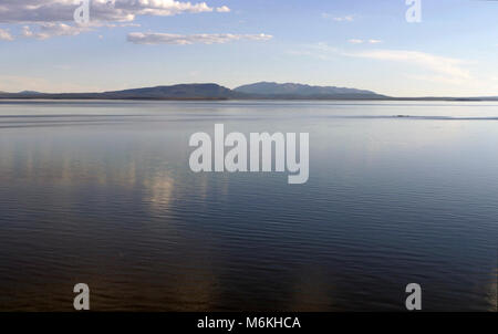 Le lac Yellowstone. Le Lac Yellowstone de Steamboat Point ; Banque D'Images