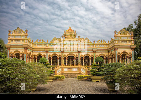 Temple bouddhiste au Temple Vinh Trang Ville à Mytho, Delta du Mekong, Vietnam Banque D'Images