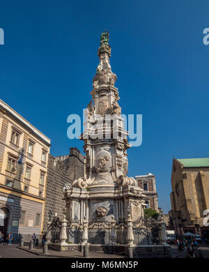 La spire ou guglia de la Vierge Immaculée, Gesù Nuovo, Naples, Italie. Banque D'Images