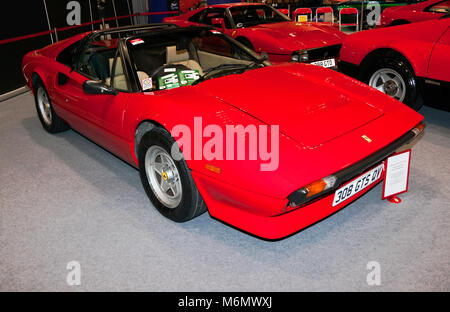 Trois-quart vue avant d'une Ferrari 308 GTS quattrovalvole exposée au Salon de voitures Londres 2018 Banque D'Images