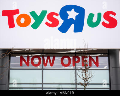 Nouveau magasin Toys R Us, à Reading, Berkshire, Angleterre. Banque D'Images