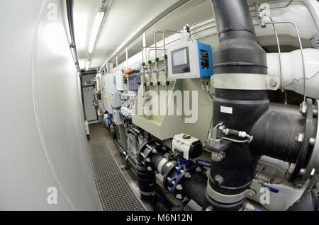 De l'eau Osmose inverse l'équipement à l'intérieur de l'usine Banque D'Images