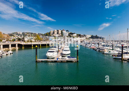 TORQUAY, Royaume-Uni - 7 mai 2016 - L'été au port et marina de Torquay Devon England UK une destination touristique populaire Banque D'Images