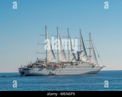 Wind Surf bateau de croisière amarré dans la baie d'Amalfi, Italie. Banque D'Images