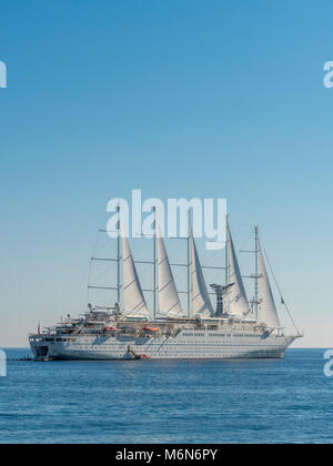 Wind Surf bateau de croisière amarré dans la baie d'Amalfi, Italie. Banque D'Images