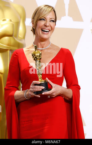 Allison Janney, award pour "Meilleure actrice de second rôle", pose dans la salle de presse au 90th annual Academy Awards au Hollywood & Highland Center le 4 mars 2018 à Hollywood, Californie. Banque D'Images