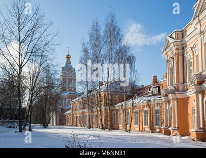 Le séminaire et la Bibliothèque du logement du Sud Tour de la Laure Alexandre Nevsky sur une journée ensoleillée d'hiver, Saint-Pétersbourg, Russie Banque D'Images