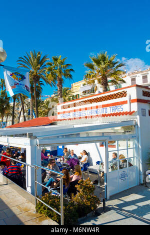 Bar Chiringuito, Passeig de la Ribera, Sitges, Catalogne, Espagne Banque D'Images