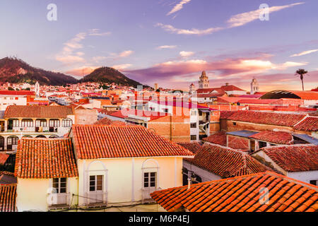 Beau coucher du soleil sur la ville de Sucre - Bolivie Banque D'Images