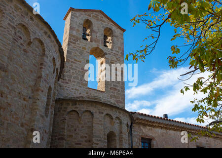 Église Santa Cecilia, une église romane qui abrite l'œuvre de peintre irlandais Sean Scully, dentelé sur la montagne de Montserrat, près de Barcelo Banque D'Images