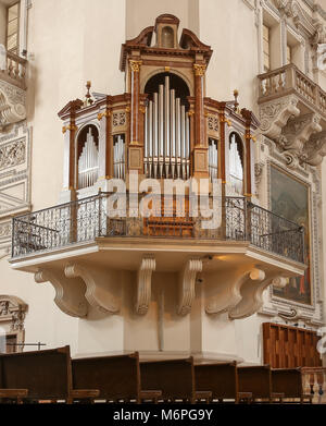 Orgue de l'église sur le mur de la cathédrale de Salzbourg. Banque D'Images
