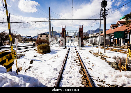 Japan Railways. C'est très pratique pour les visiteurs de voyager autour de Kawaguchi, le Japon. Banque D'Images