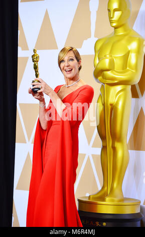 Allison Janney, lauréat du prix du second rôle féminin pour ?I, Tonya ? Pose dans la salle de presse au cours de la 90th Annual Academy Awards au Hollywood & Highland Center le 4 mars 2018 à Hollywood, Californie. Banque D'Images
