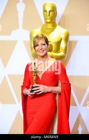 Allison Janney, lauréat du prix du second rôle féminin pour ?I, Tonya ? Pose dans la salle de presse au cours de la 90th Annual Academy Awards au Hollywood & Highland Center le 4 mars 2018 à Hollywood, Californie. Banque D'Images