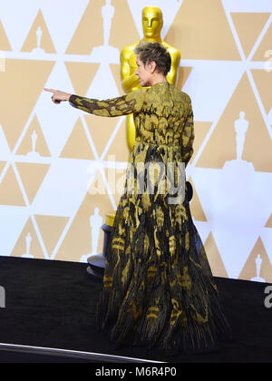 Frances McDormand, lauréat du prix de la Meilleure Actrice pour "trois panneaux d'Extérieur Ebbing, Missouri'' posent à l'intérieur la Salle de presse de la 90th Annual Academy Awards tenue à Hollywood & Highland Center le 4 mars 2018 à Hollywood, Californie. Banque D'Images