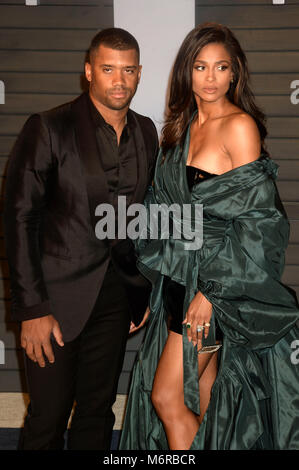 Russell Wilson et Ciara participant à la 2018 Vanity Fair Oscar Party hosted by Radhika Jones à Wallis Annenberg Center for the Performing Arts le 4 mars 2018 à Beverly Hills, Californie. Banque D'Images