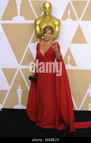 Allison Janney pose dans la salle de presse de la 90th Annual Academy awards, oscars, au Dolby Theatre de Los Angeles, USA, le 04 mars 2018. Photo : Hubert Boesl | conditions dans le monde entier Banque D'Images