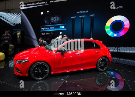 Genève, Suisse. Mar 6, 2018. Une Mercedes-Benz A200 voiture est vu sur la première journée de la presse du 88e Salon International de l'Automobile à Genève, Suisse, le 6 mars 2018. Le salon de l'automobile, qui attire plus de 180 exposants du monde entier, est ouvert au public du 8 au 18 mars 2018. Credit : Xu Jinquan/Xinhua/Alamy Live News Banque D'Images