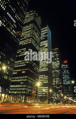 1990 GRATTE-CIELS HISTORIQUES AVENUE OF AMERICAS MIDTOWN MANHATTAN NEW YORK CITY USA Banque D'Images