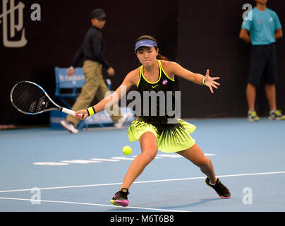 Zhu Lin servant partenaires vous Xiaodi vs Timea Bacsinszky et Jelena Ostapenko au tournoi de tennis Open de Chine à Beijing, octobre 2016 Banque D'Images