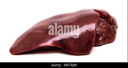 Le poulet cru foie isolé sur fond blanc. Banque D'Images