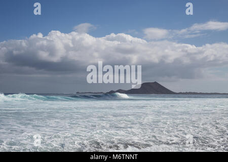 Une vue de l'île de Lobos de Corralejo, Fuerteventura, dans les îles Canaries. Banque D'Images