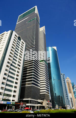 Dubaï, Émirats arabes unis - 19 novembre : la vue sur Nassima Towers hotel apartments le 19 novembre 2017. Banque D'Images