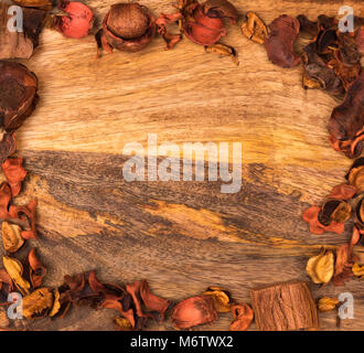 Fond de bois avec de petits éléments naturels Banque D'Images