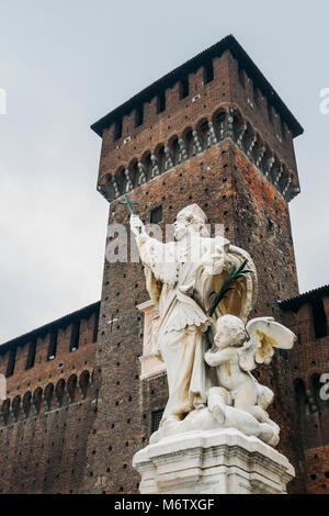 Statue saint Jean Népomucène, Piazza d'Armi, Castello Sforzesco, Milan, Lombardie, Italie Banque D'Images