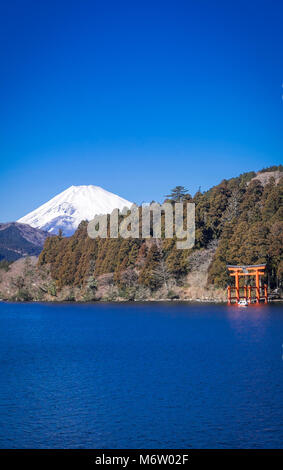 Vue du mont Fuji depuis le lac Ashi, Japon Banque D'Images