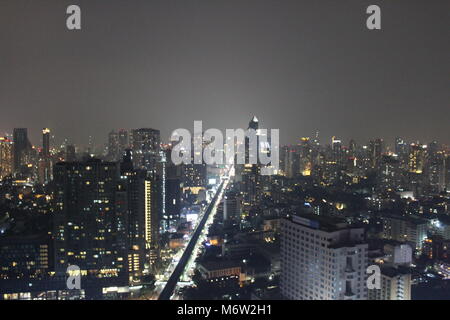 Une vue sur les toits de la ville de Bangkok, Thaïlande. Banque D'Images