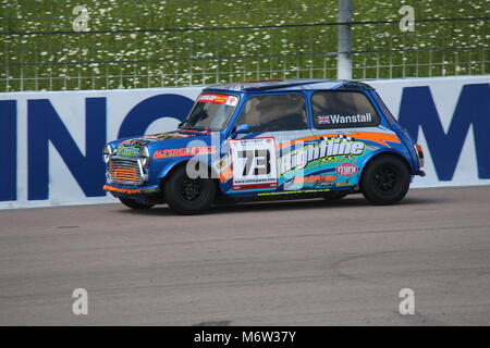 Mini 7 Racing au circuit de Rockingham Motor Speedway Mai 2015 Banque D'Images