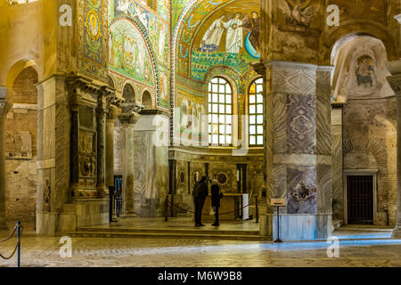 RAVENNA, ITALIE - février 25, 2018 : le magazine d'affaires américain Forbes a choisi de Ravenne et ses mosaïques dans la Basilique de Saint Vitalis comme l'un des 5 worl Banque D'Images