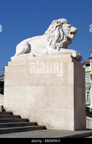 Détail d'une statue de lion blanc Banque D'Images