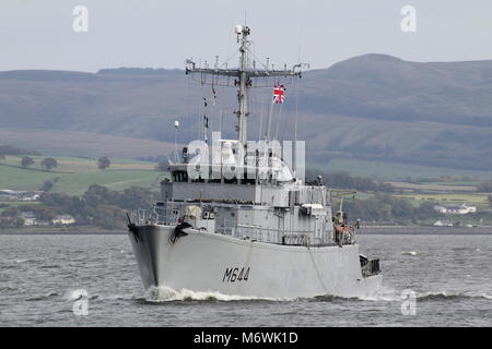 FS Pegase (M644), un Centaure-classe (tripartite) exploité par la destiné au chasseur de la marine française, passant Greenock au début de l'exercice Joint Warrior 17-2. Banque D'Images