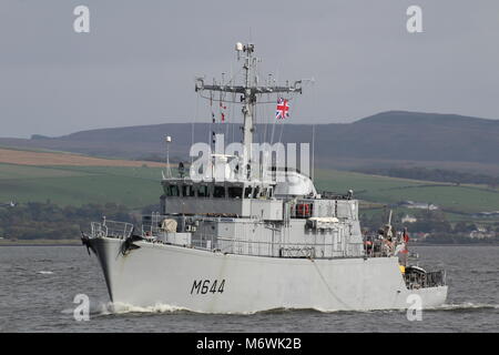 FS Pegase (M644), un Centaure-classe (tripartite) exploité par la destiné au chasseur de la marine française, passant Greenock au début de l'exercice Joint Warrior 17-2. Banque D'Images