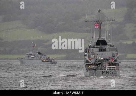 Deux Eridan-chasseur de classe à partir de la marine française (Pegase M644 menant Sagittaire M650), comme ils passent au cours de l'exercice Joint Warrior Greenock 17-2. Banque D'Images