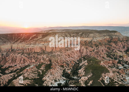 Belle vue sur les collines de la Cappadoce. L'un des sites touristiques de la Turquie. Le tourisme, les voyages, la nature. Banque D'Images