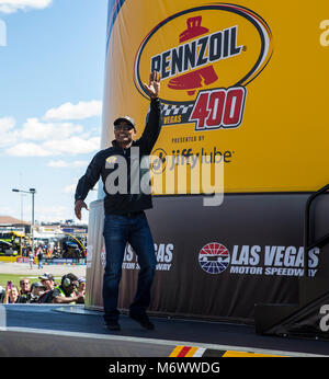 Las Vegas, NV, USA. 08Th Mar, 2018. A. Trois fois champion du monde de la NHRA Top Fuel, Antron Brown a été honoré à titre de pilote de l'auto pour la Nascar série Pennzoil 400 Monster Energy à Las Vegas Motor Speedway Las Vegas, NV. James Thurman/CSM/Alamy Live News Banque D'Images