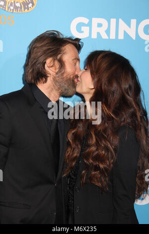 Los Angeles, Californie, USA. 6 mars, 2018. Tanit Phoenix, Sharlto Copley 03/06/2018 La première mondiale de 'gringo' qui s'est tenue à Los Angeles. Regal Cinemas Vivre à Los Angeles, CA Photo par Izumi Hasegawa / HollywoodNewsWire.co Crédit : Hollywood News Wire Inc./Alamy Live News Banque D'Images