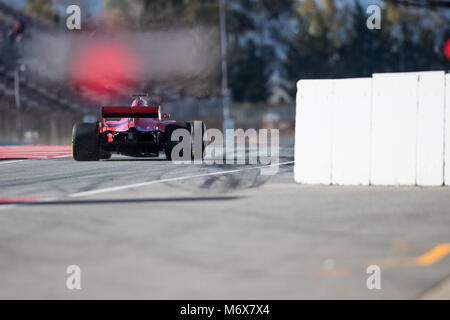 Montmelo, Catalogne, Espagne. 7 mars, 2018. L'équipe de Sebastian Vettel Scuderia Ferrari avec Ferrari SF71H F1 voiture vu au cours de journées de tests en circuit de Montmelo. Credit :   5609.jpg MA SOPA/Images/ZUMA/Alamy Fil Live News Banque D'Images