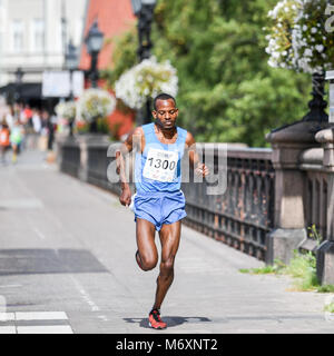 Fsiha Robel a gagné Atea Norrköping city race run dans la ville de Norrköping, Suède en août 2017. Banque D'Images