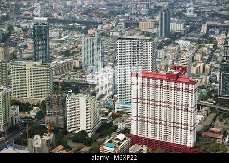BANGKOK, THAÏLANDE - CIRCA FEB 2015 : vue sur la ville de Bangkok de la tour Baiyoke II. La tour Baiyoke est le bâtiment le plus haut de Thaïlande (328,4 m) Banque D'Images