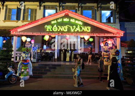 E entrée du théâtre de marionnettes vietnamien traditionnel Golden Dragon à Ho Chi Minh Ville, Vietnam Banque D'Images