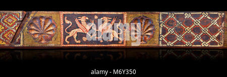 Panneaux décoratifs faisceau peint gothique avec un syalise et griffons sculptés arbres, Tempera sur bois. Musée national d'Art Catalan (MNAC), Barcelone, Spai Banque D'Images