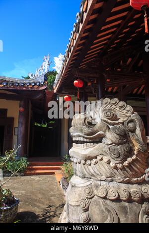 La Pagode Tam Thai sur Nhuy Son Mountain, Da nang, Vietnam Banque D'Images