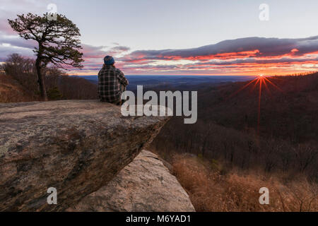 Sur une corniche . Hazel Mountain Overlook (F1A0597) Banque D'Images