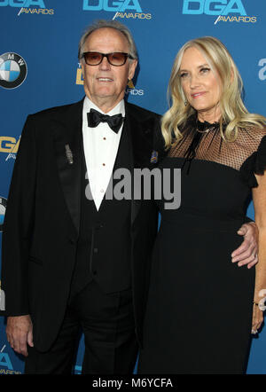 DGA Awards 2018 70e congrès annuel tenu des arrivées au Beverly Hilton Hotel à Beverly Hills, Californie. Avec : Peter Fonda, épouse Margaret DeVogelaere Où : Los Angeles, California, United States Quand : 04 Feb 2018 Credit : Adriana Barraza M./WENN.com Banque D'Images