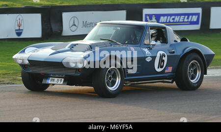 Chevrolet Corvette Racing au Goodwood Revival meeting de course automobile en 2004 Banque D'Images