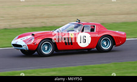 Voiture de course Ferrari GTO au Goodwood Revival en 2004 Banque D'Images